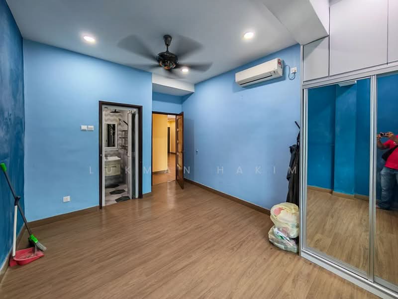 Kondominium untuk Dijual di Tiara Duta - Lukman Hakim - Bedroom - PropertyGuru.com.my