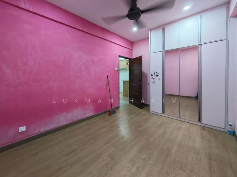 Kondominium untuk Dijual di Tiara Duta - Lukman Hakim - Bedroom - PropertyGuru.com.my