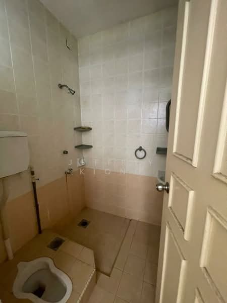 Semi-Detached House for Sale in Austin (Johor Bahru) - Jeffrey Kiong - Bathroom - PropertyGuru.com.my