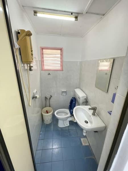 Apartment for Rent at Taman Pusat Kepong - Vincent Lai - Bathroom - PropertyGuru.com.my