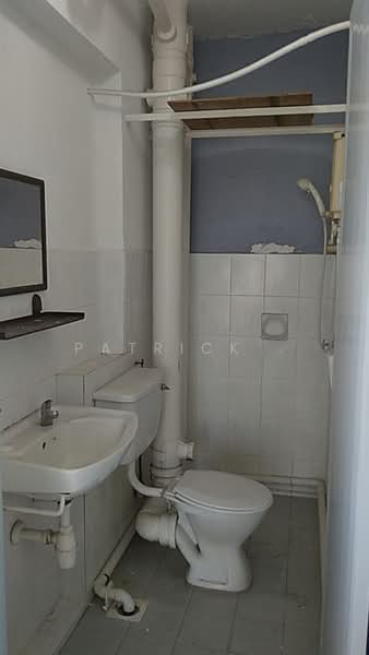 Apartment for Rent at Eastern Court - Patrick . - Bathroom - PropertyGuru.com.my
