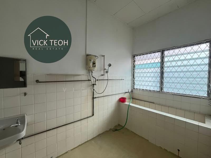 Rumah Teres 2 Tingkat untuk Disewa di Jelutong (Penang) - Vick Teoh - Bathroom - PropertyGuru.com.my