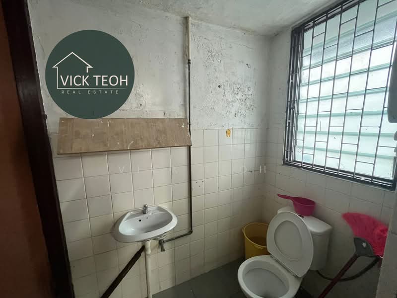 Rumah Teres 2 Tingkat untuk Disewa di Jelutong (Penang) - Vick Teoh - Bathroom - PropertyGuru.com.my