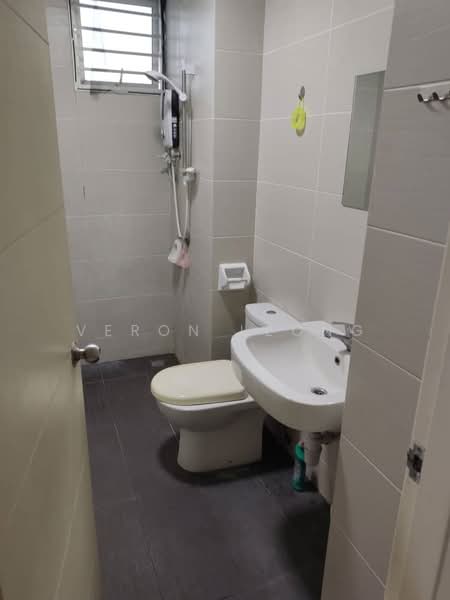 Kondominium untuk Dijual di The Regina - Veron Leong - Bathroom - PropertyGuru.com.my
