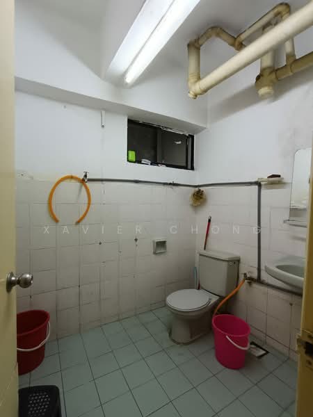 Kondominium untuk Dijual di Sri Pelangi Condominiums - Xavier Chong - Bathroom - PropertyGuru.com.my