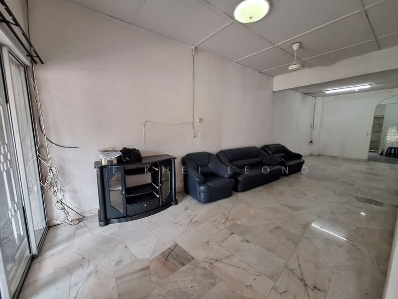 1-storey Terraced House for Sale in Taman Tasik Indah (Taiping) - See Khei Leong - Living Room - PropertyGuru.com.my