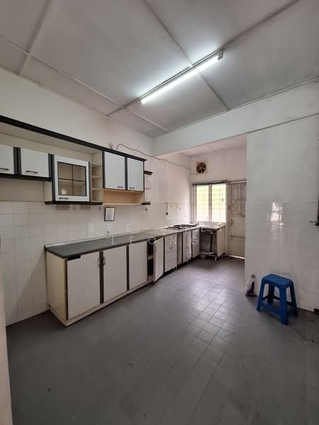 1-storey Terraced House for Sale in Taman Tasik Indah (Taiping) - See Khei Leong - Kitchen - PropertyGuru.com.my