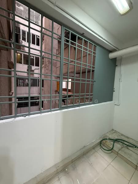 Pangsapuri untuk Disewa di Sri Intan 2 - Jay Yong - Balcony - PropertyGuru.com.my