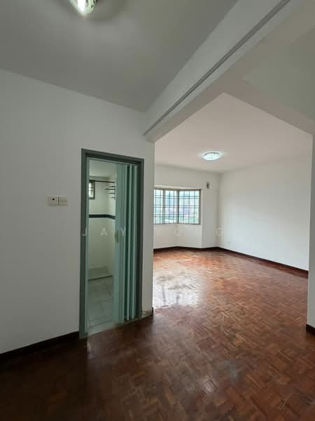 Pangsapuri untuk Disewa di Sri Intan 2 - Jay Yong - Living Room - PropertyGuru.com.my