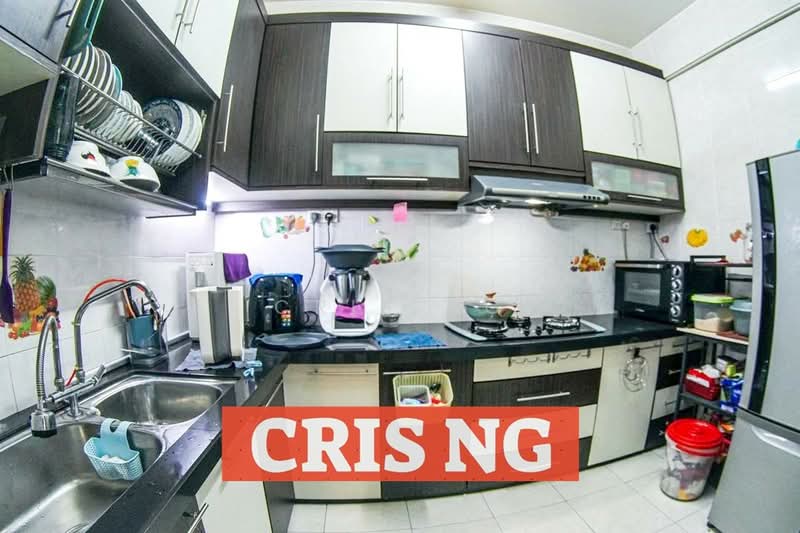 Pangsapuri untuk Dijual di I Suria - Cris Ng - Kitchen - PropertyGuru.com.my