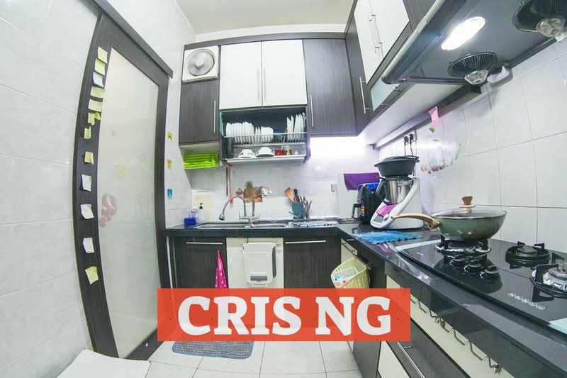 Pangsapuri untuk Dijual di I Suria - Cris Ng - Kitchen - PropertyGuru.com.my