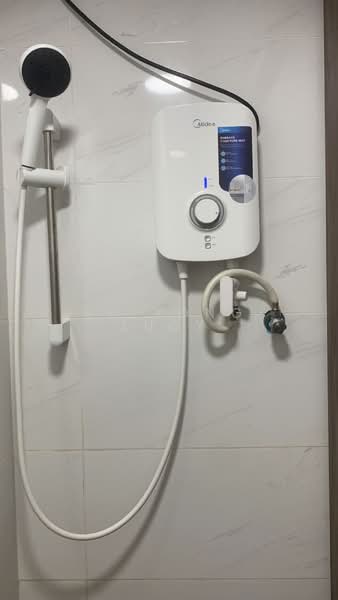 Servis Apartment untuk Disewa di Country Garden Central Park - Au Yong Lucy - Bathroom - PropertyGuru.com.my