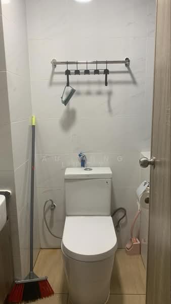 Servis Apartment untuk Disewa di Country Garden Central Park - Au Yong Lucy - Bathroom - PropertyGuru.com.my