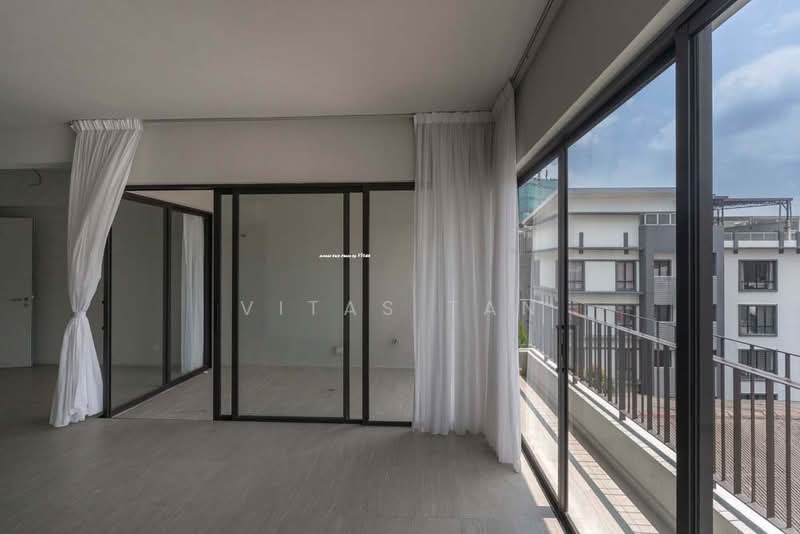 Kondominium untuk Dijual di Utamara Boutique Residences - Vitas Tan - Balcony - PropertyGuru.com.my