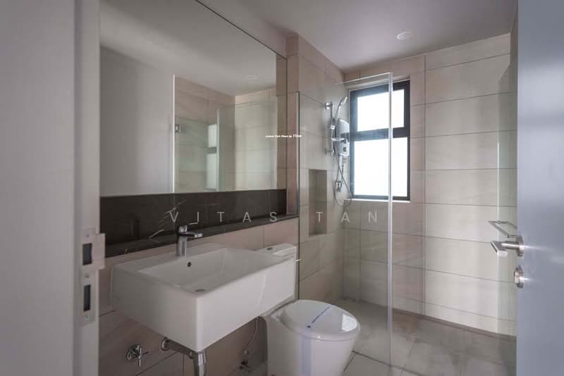 Kondominium untuk Dijual di Utamara Boutique Residences - Vitas Tan - Bathroom - PropertyGuru.com.my