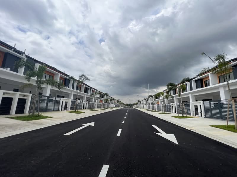 Rumah Teres 2 Tingkat untuk Dijual di Telok Panglima Garang (Selangor) - Miki You - Exterior - PropertyGuru.com.my