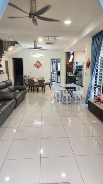 3-storey Terraced House for Sale in Sunway (Selangor) - Shu Wai - Living Room - PropertyGuru.com.my
