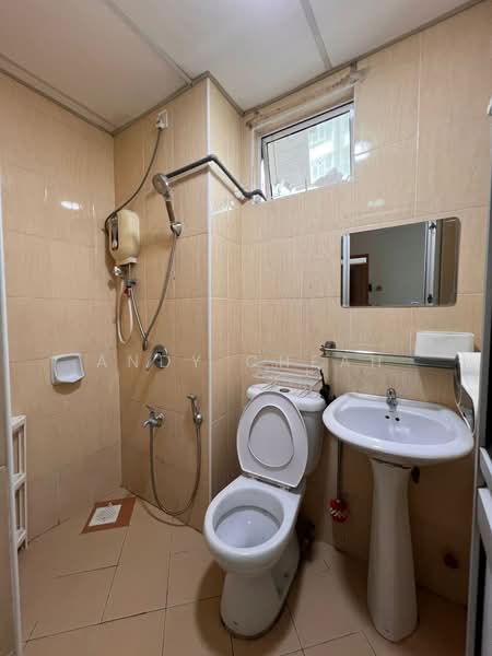 Apartment for Rent at Sri Samudera Apartment (Seaview Residence Suites) - Andy Cheah - Bathroom - PropertyGuru.com.my