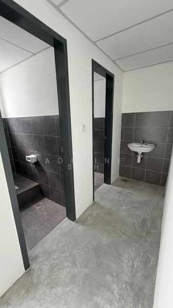 Shop for Rent in Bandar Indahpura (Kulai) - Adeline Soh - Bathroom - PropertyGuru.com.my