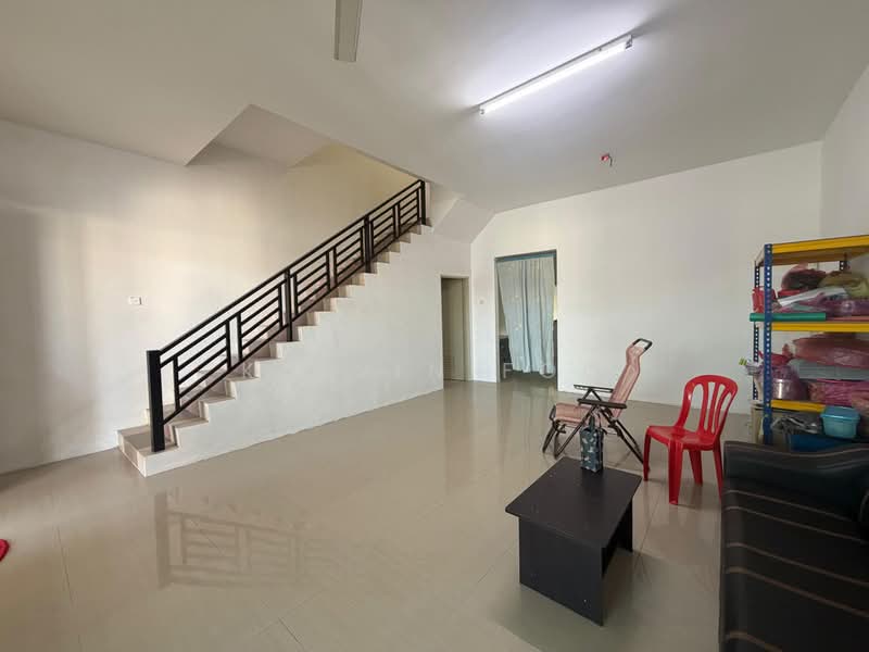 2-storey Terraced House for Sale in Kampar (Perak) - Kelvin Foo - Living Room - PropertyGuru.com.my