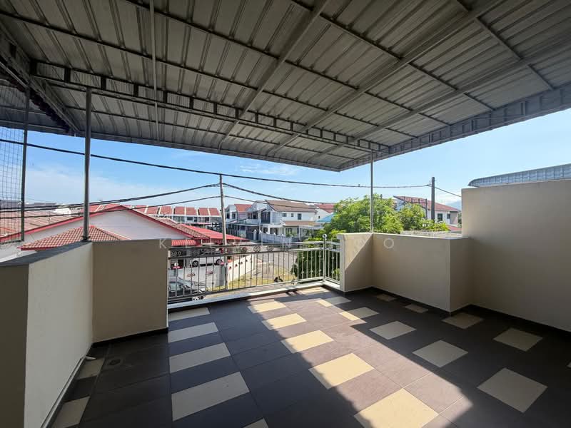 2-storey Terraced House for Sale in Kampar (Perak) - Kelvin Foo - Balcony - PropertyGuru.com.my