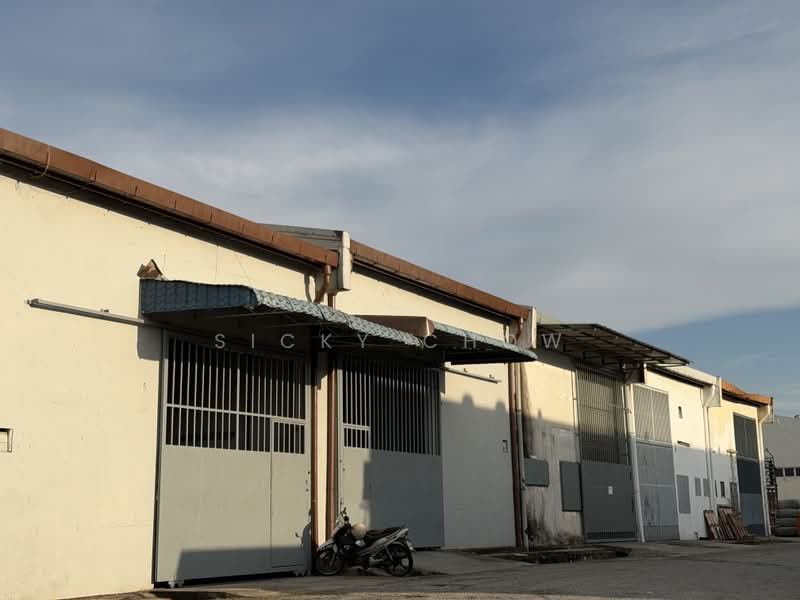 Factory for Rent in Taman Perindustrian Taming Jaya (Balakong) - Sicky Chow - Exterior - PropertyGuru.com.my