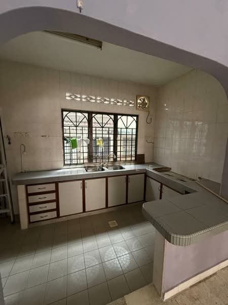 Rumah Teres 3-Tingkat untuk Dijual di Taman Melur (Ampang) - Jun Lee - Kitchen - PropertyGuru.com.my