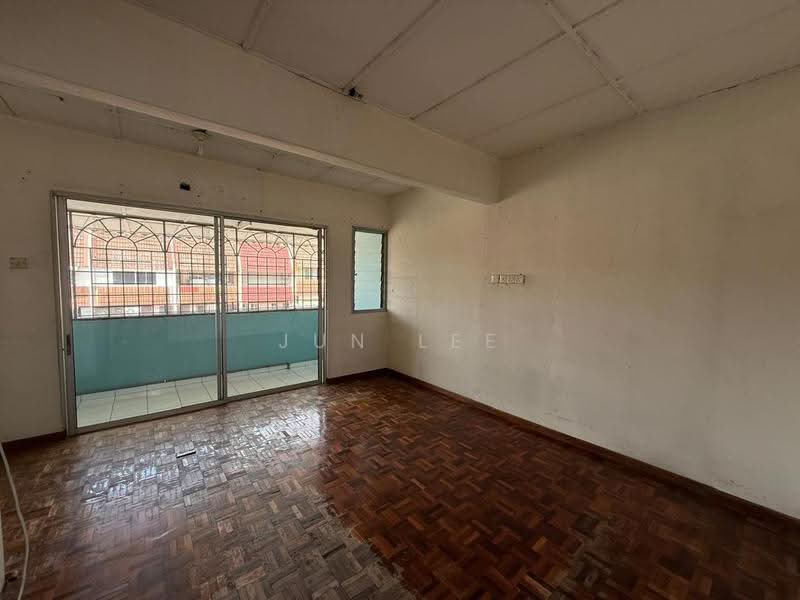 Rumah Teres 3-Tingkat untuk Dijual di Taman Melur (Ampang) - Jun Lee - Living Room - PropertyGuru.com.my