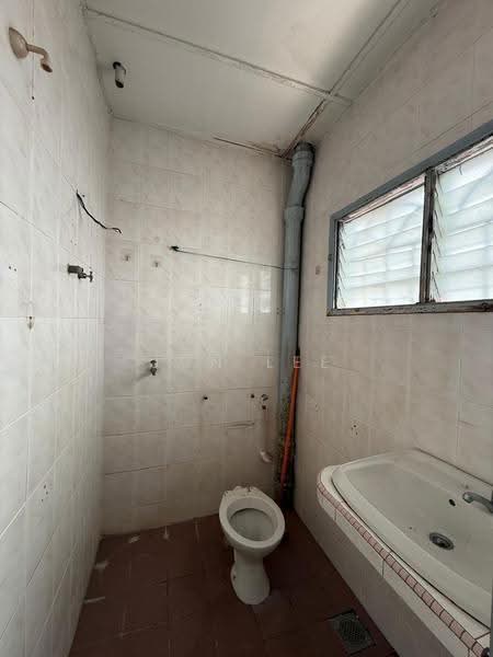 Rumah Teres 3-Tingkat untuk Dijual di Taman Melur (Ampang) - Jun Lee - Bathroom - PropertyGuru.com.my