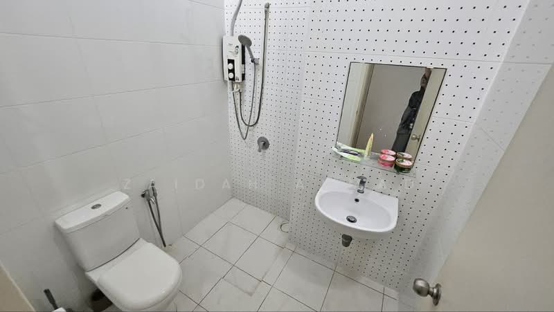 Rumah Teres 2 Tingkat untuk Disewa di Eco Majestic (Semenyih) - Zaidah Ahmad - Bathroom - PropertyGuru.com.my