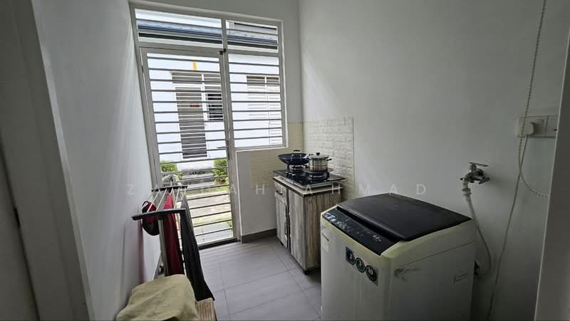 Rumah Teres 2 Tingkat untuk Disewa di Eco Majestic (Semenyih) - Zaidah Ahmad - Balcony - PropertyGuru.com.my