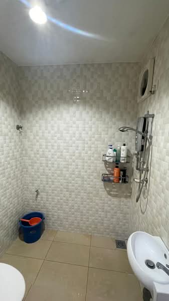 1-storey Terraced House for Sale in Taman Ehsan (Kepong) - Chun Yip - Bathroom - PropertyGuru.com.my