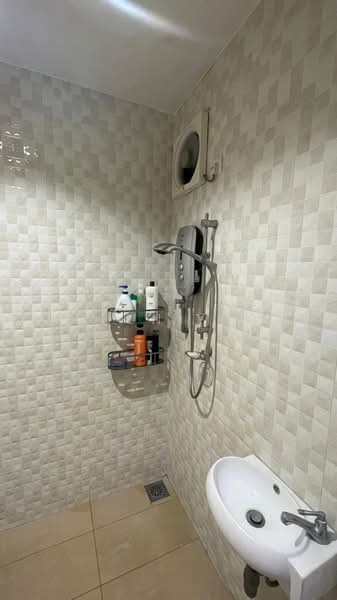 1-storey Terraced House for Sale in Taman Ehsan (Kepong) - Chun Yip - Bathroom - PropertyGuru.com.my