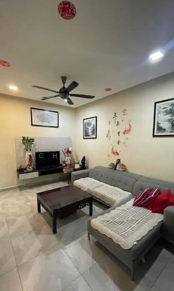 1-storey Terraced House for Sale in Taman Ehsan (Kepong) - Chun Yip - Living Room - PropertyGuru.com.my