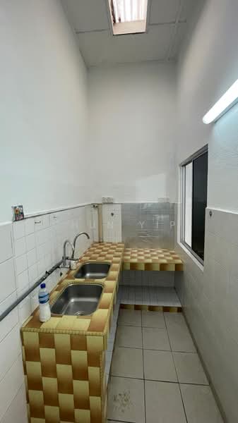 2.5-storey Terraced House for Sale in Taman Sri Sinar (Segambut) - Chun Yip - Kitchen - PropertyGuru.com.my