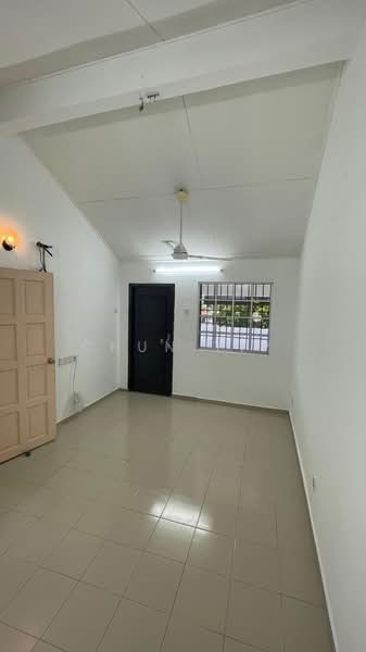 2.5-storey Terraced House for Sale in Taman Sri Sinar (Segambut) - Chun Yip - Living Room - PropertyGuru.com.my