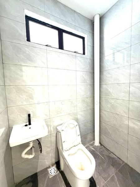 Semi-Detached House for Sale in Taman Megah Ria (Masai) - Jessica Boey - Bathroom - PropertyGuru.com.my