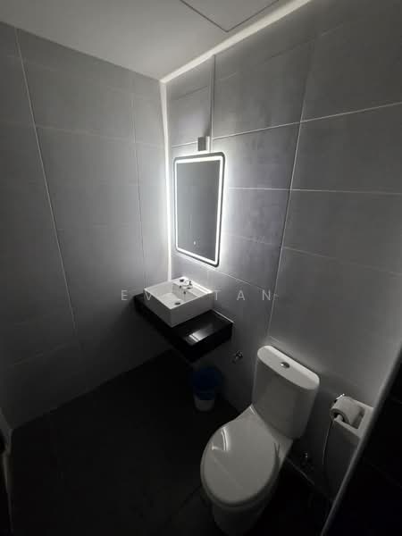 Servis Apartment untuk Disewa di KSL Residence @ Daya - Eve Tan - Bathroom - PropertyGuru.com.my