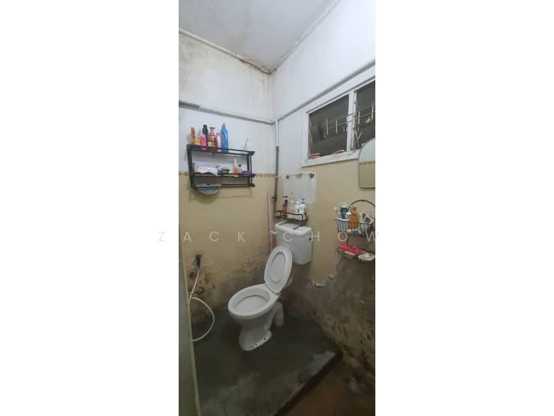 2-storey Terraced House for Sale in Taman Desa Cemerlang (Ulu Tiram) - Zack Chow - Bathroom - PropertyGuru.com.my