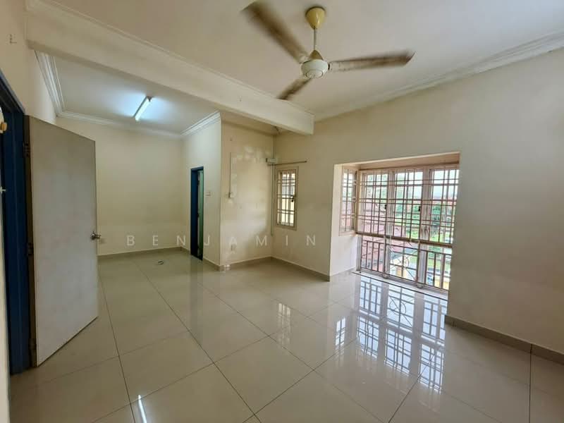 Rumah Teres 2 Tingkat untuk Dijual di Taman Mutiara Rini (Skudai) - Benjamin Ong - Living Room - PropertyGuru.com.my