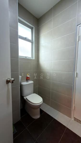 Rumah Teres 2 Tingkat untuk Dijual di Bandar Putra (Kulai) - Edmond Tang - Bathroom - PropertyGuru.com.my
