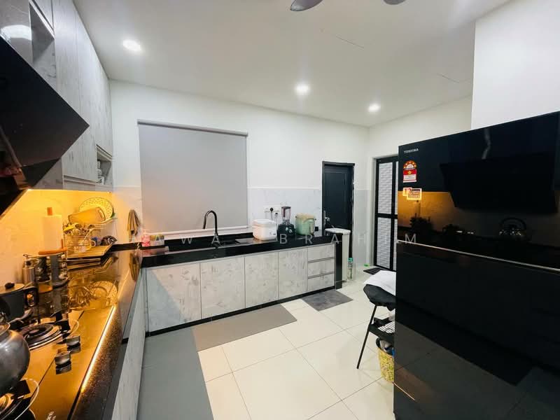 2-storey Terraced House for Sale in Bandar Putera 2 (Klang) - Hawa Ibrahim - Kitchen - PropertyGuru.com.my
