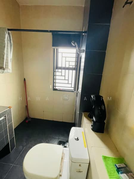 2-storey Terraced House for Sale in Bandar Putera 2 (Klang) - Hawa Ibrahim - Bathroom - PropertyGuru.com.my