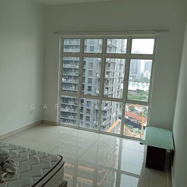 Service Residence for Sale at Skysuites @ Meldrum Hills - Carolyn Goh - Bedroom - PropertyGuru.com.my