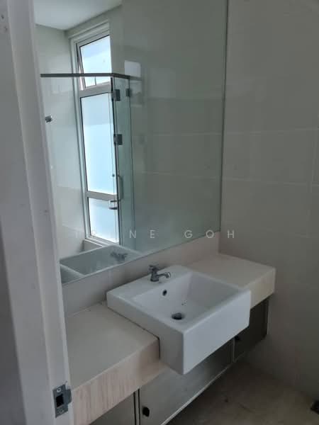 Kondominium untuk Disewa di Ferringhi Residence - Irene Goh - Bathroom - PropertyGuru.com.my