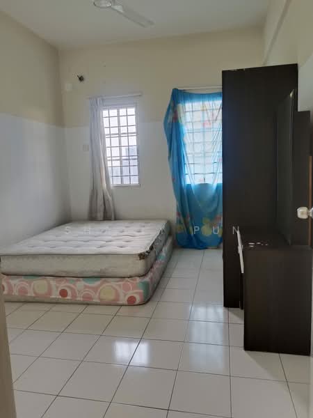 Pangsapuri untuk Disewa di Sri Bayu Apartments - Shally Pun - Bedroom - PropertyGuru.com.my