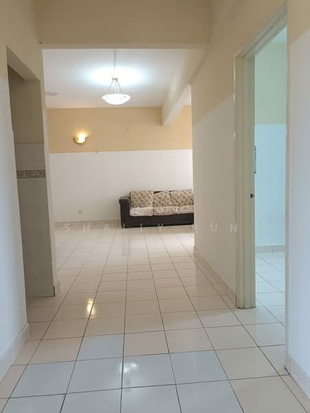 Pangsapuri untuk Disewa di Sri Bayu Apartments - Shally Pun - Living Room - PropertyGuru.com.my