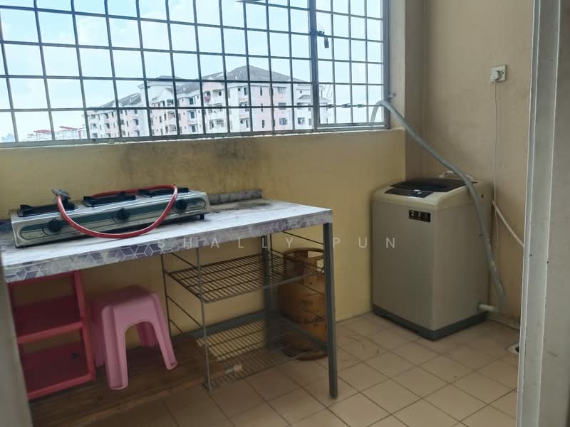 Pangsapuri untuk Disewa di Sri Bayu Apartments - Shally Pun - Balcony - PropertyGuru.com.my