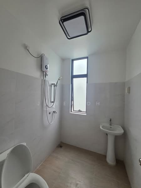 Cluster House for Rent in Forest City (Gelang Patah) - Jane Loh - Bathroom - PropertyGuru.com.my