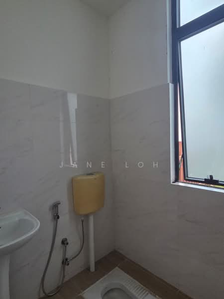 Cluster House for Rent in Forest City (Gelang Patah) - Jane Loh - Bathroom - PropertyGuru.com.my